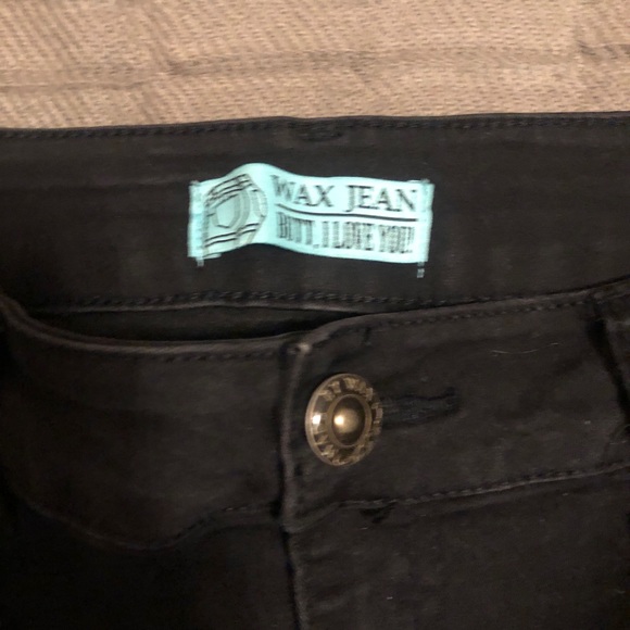 3/$20 Wax Jean Black Jean Shorts - Picture 4 of 4